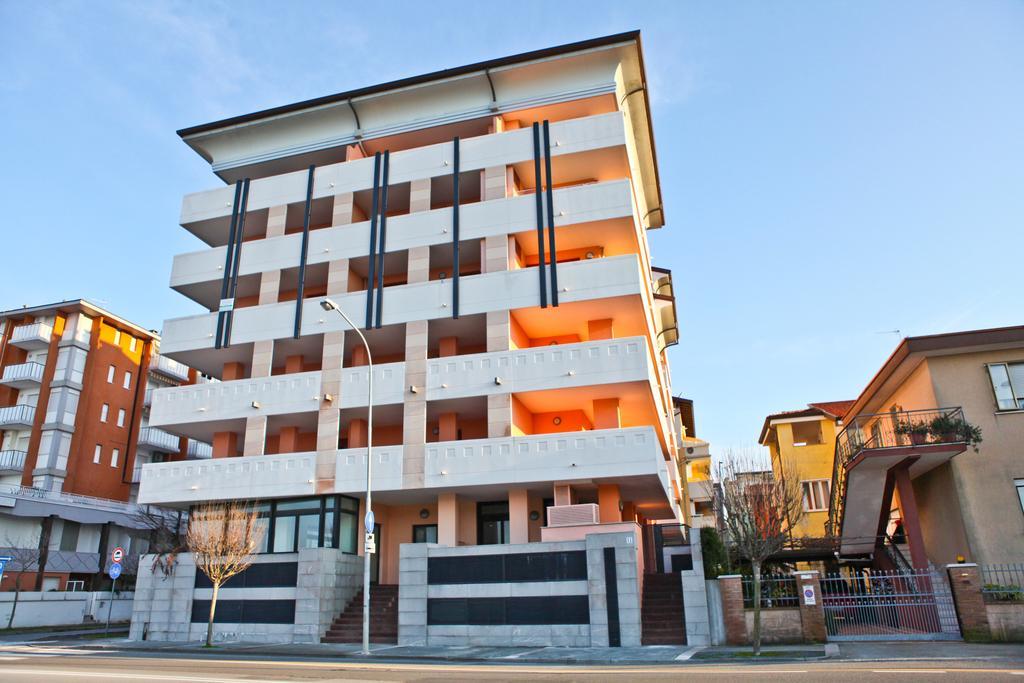 Capitol Apartments Grado Exterior foto
